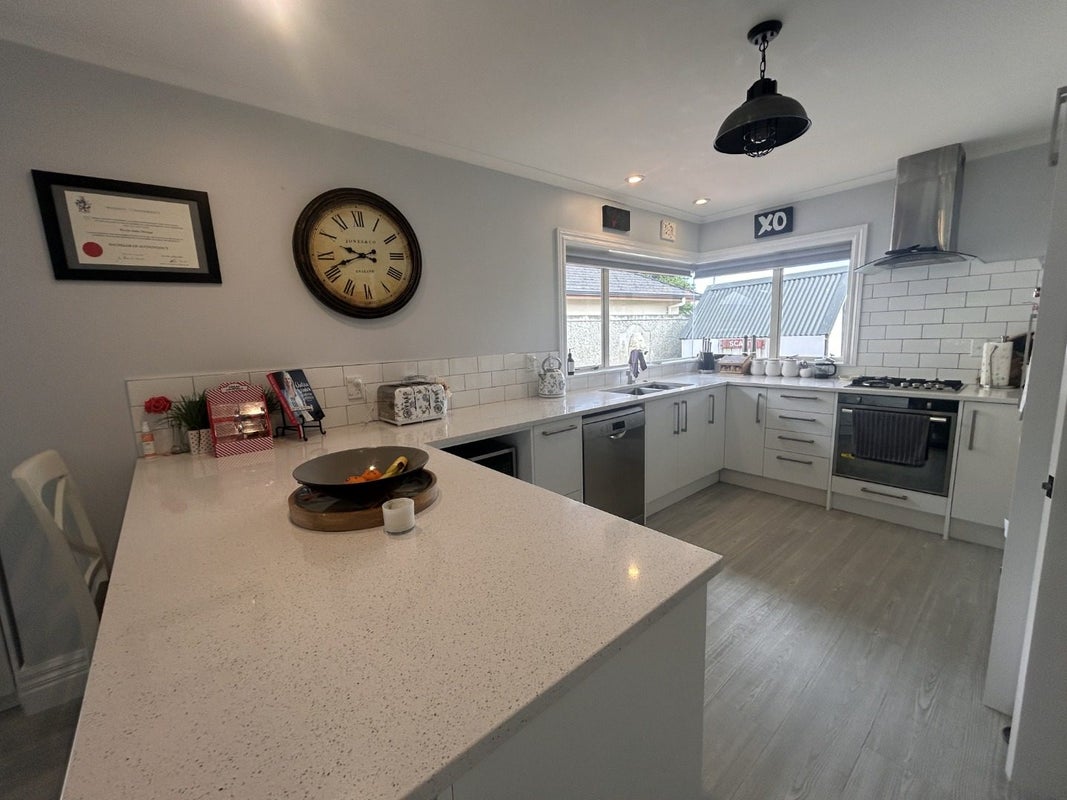 108 Pacific Drive, Fitzherbert, Palmerston North - Carousel 2