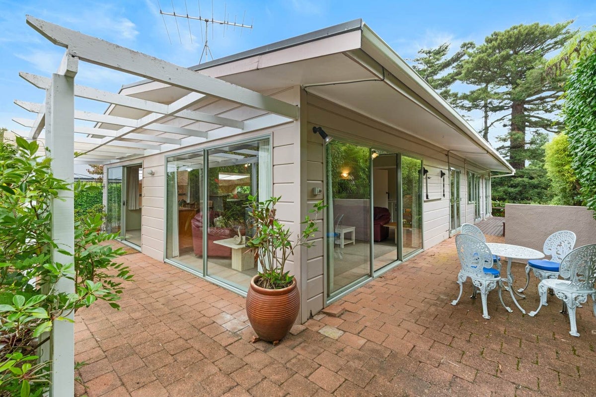 50 Marine Parade, Mellons Bay, Manukau City, Auckland - Carousel 2