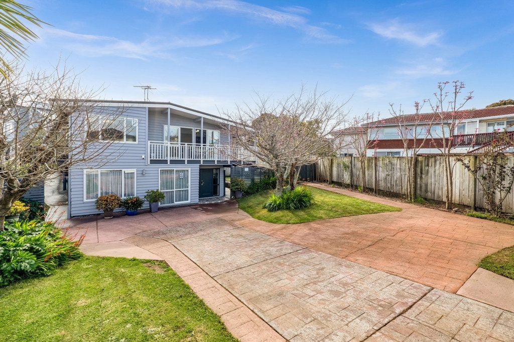 16 & 16A Mander Place, Bucklands Beach, Manukau City, Auckland - Carousel 47