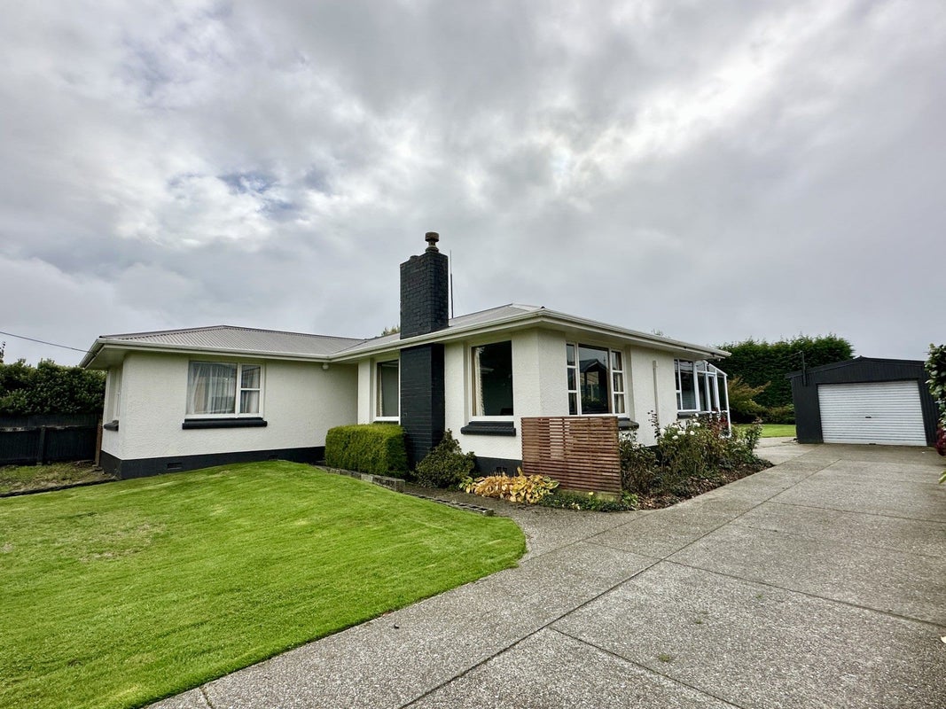 54 West Plains Road, Waikiwi, Invercargill - Carousel 1