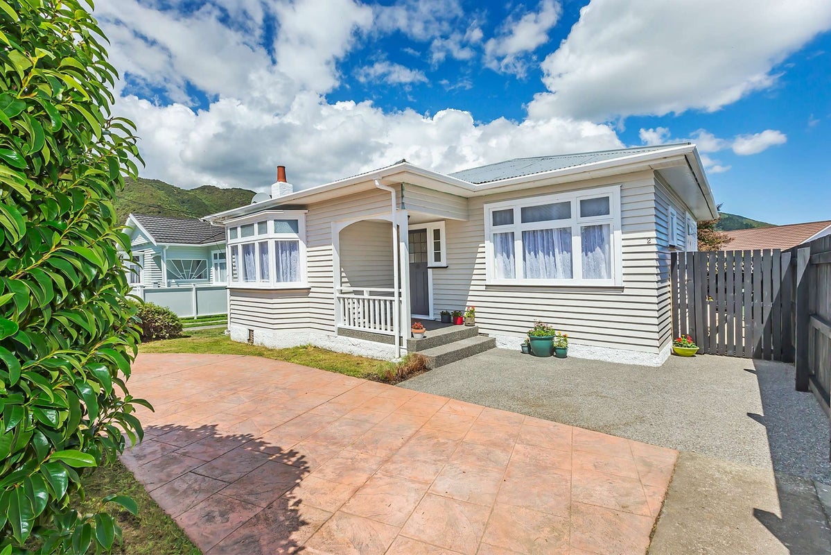 2 Norton Park Avenue, Fairfield, Lower Hutt - Carousel 1