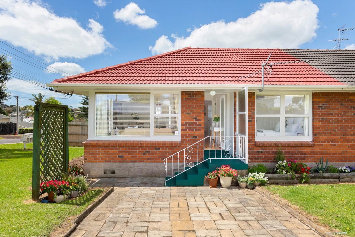 1/13 Creamer Avenue, Belmont, Auckland - Carousel 1