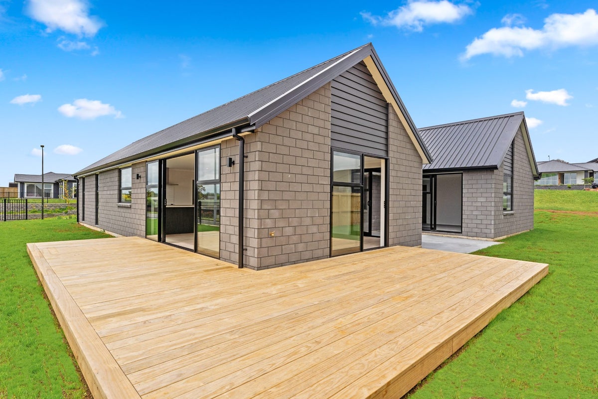 26 Trevor McMiken Drive, Patumahoe, Pukekohe - Carousel 1