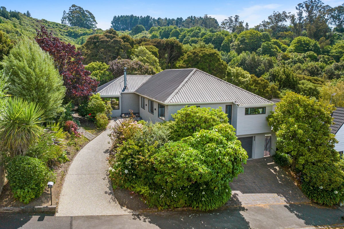 106 Glenross Street, Glenross, Dunedin - Carousel 1
