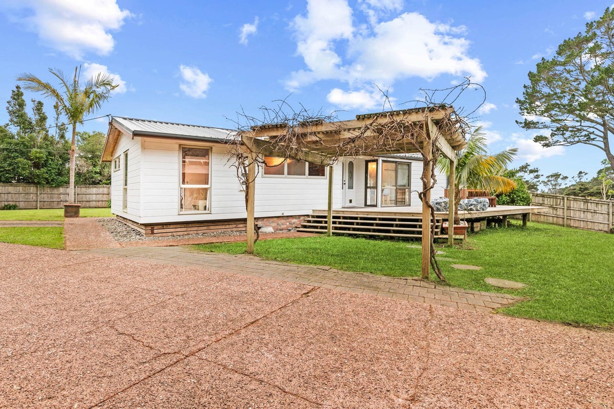 204 Shaw Road, Oratia, Auckland - Carousel 31