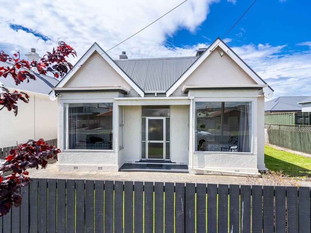 7 Young Street, Saint Kilda, Dunedin - Carousel 1