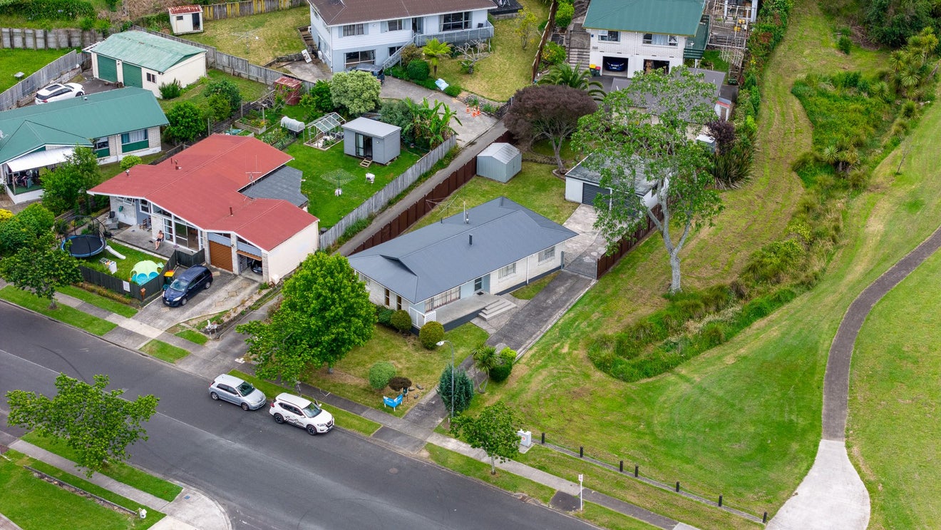 27 Caernarvon Street, Dinsdale, Hamilton - Carousel 2