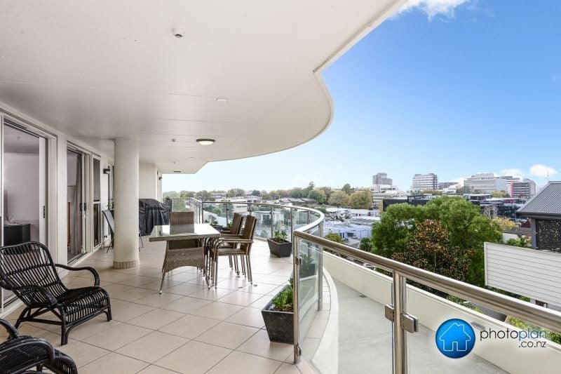 40D Thackeray Street, Hamilton Lake, Hamilton - Carousel 2
