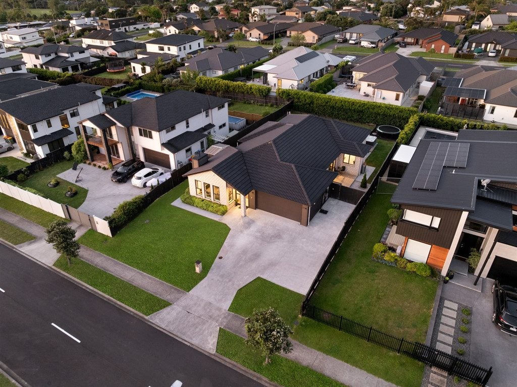 58 Eighth View Avenue, Beachlands, Auckland - Carousel 1