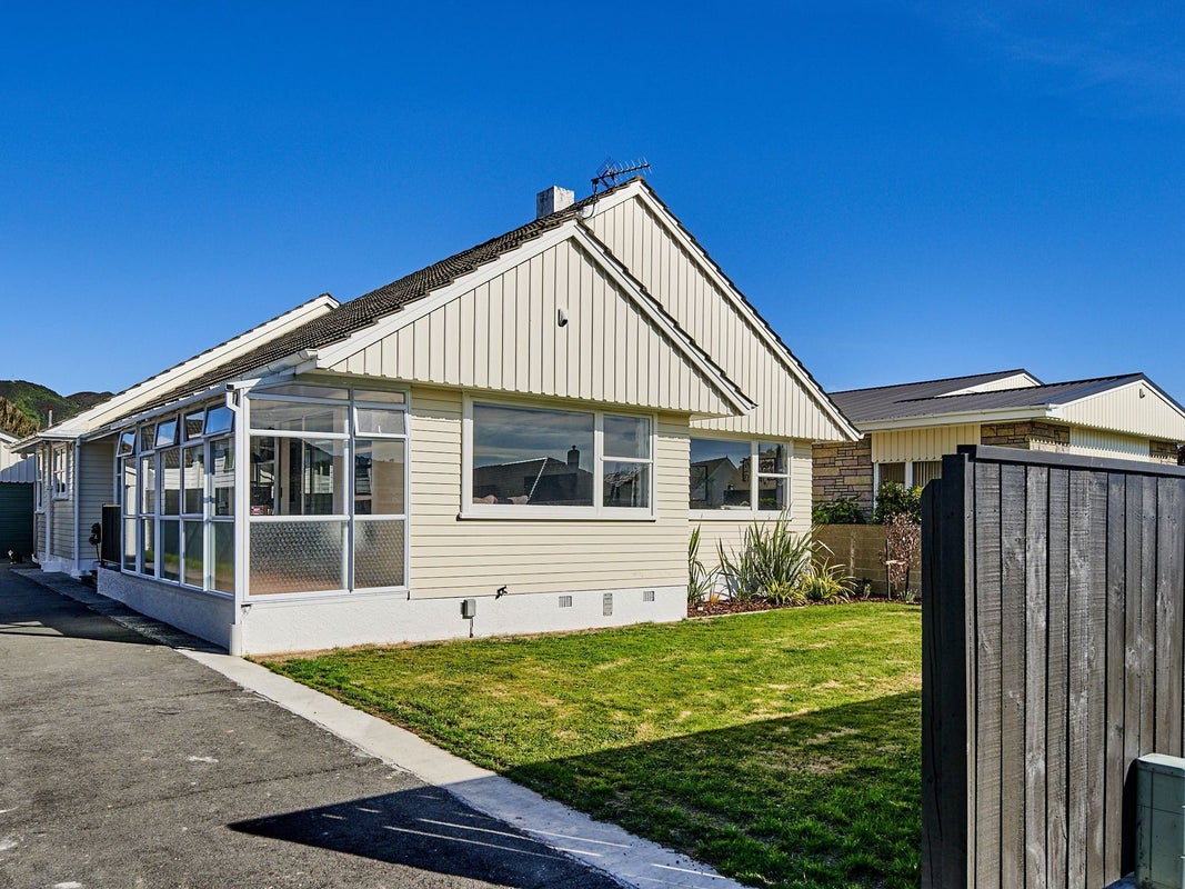 74 Wai-Iti Crescent, Woburn, Lower Hutt - Carousel 1