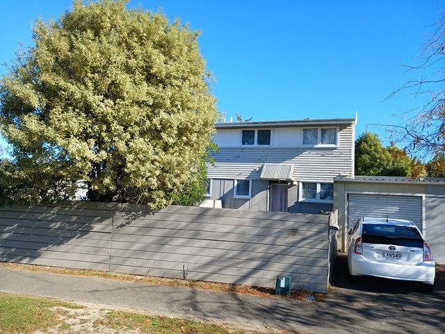 28 Farnham Avenue, Highbury, Palmerston North - Carousel 1