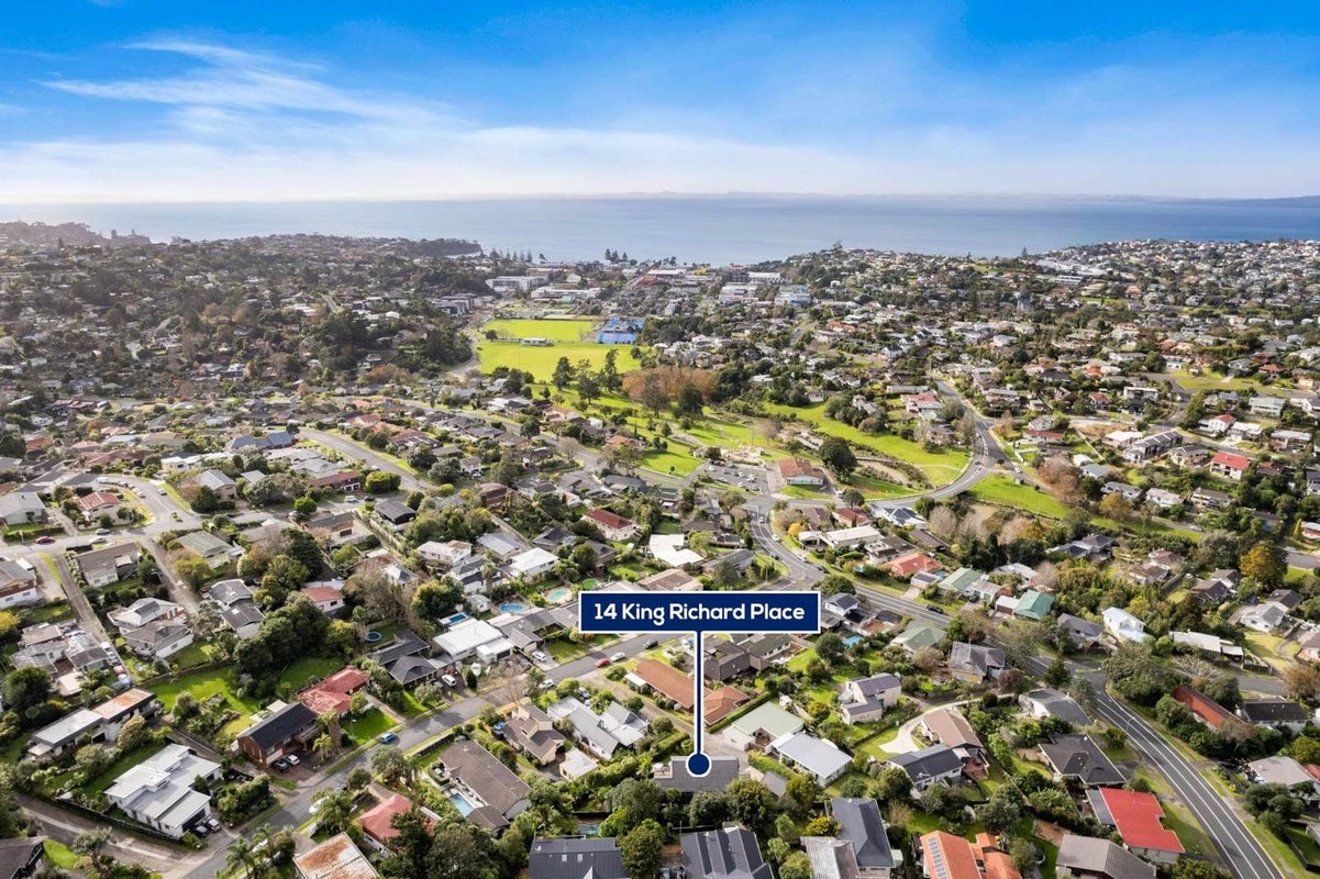 14 King Richard Place, Browns Bay, Auckland - Carousel 12