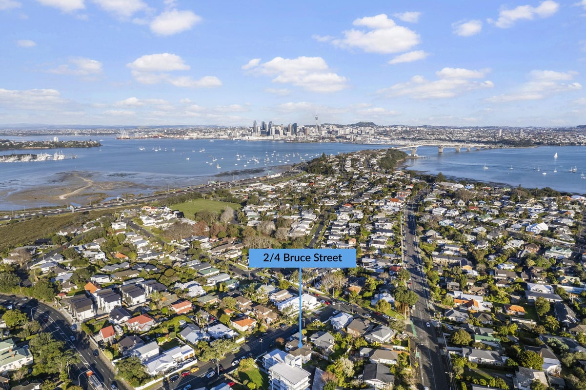 2/4 Bruce Street, Northcote Point, Auckland - Carousel 14