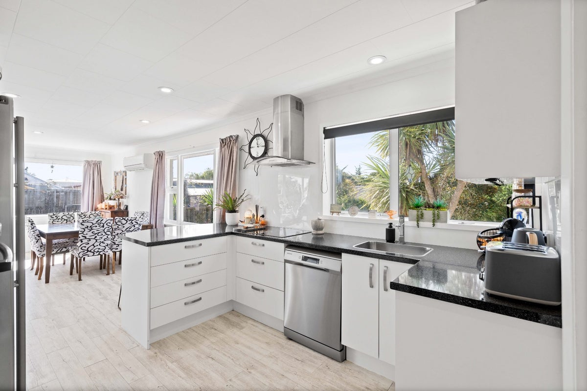 25 Britannia Street, North New Brighton, Christchurch - Carousel 2