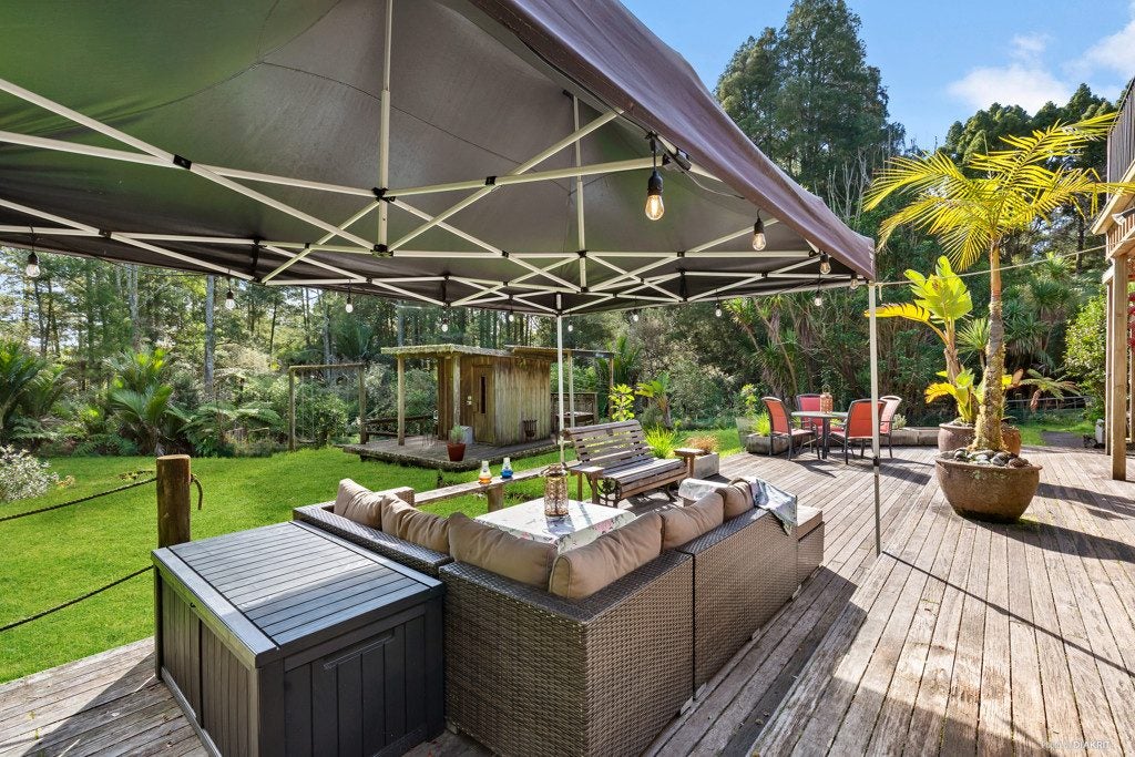 16 Jack Barry Road, Albany - Carousel 1