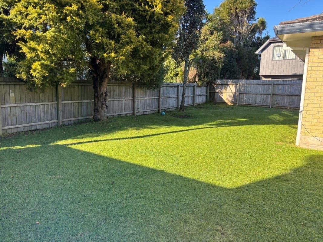 1/101 Lynwood Road, New Lynn, Auckland - Carousel 2