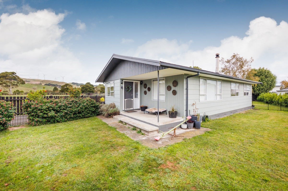 3 Lincoln Street, Ashhurst, Ashhurst - Carousel 1