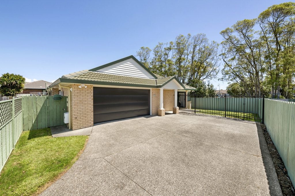 14 Ardkeen Place, East Tamaki, Auckland - Carousel 1