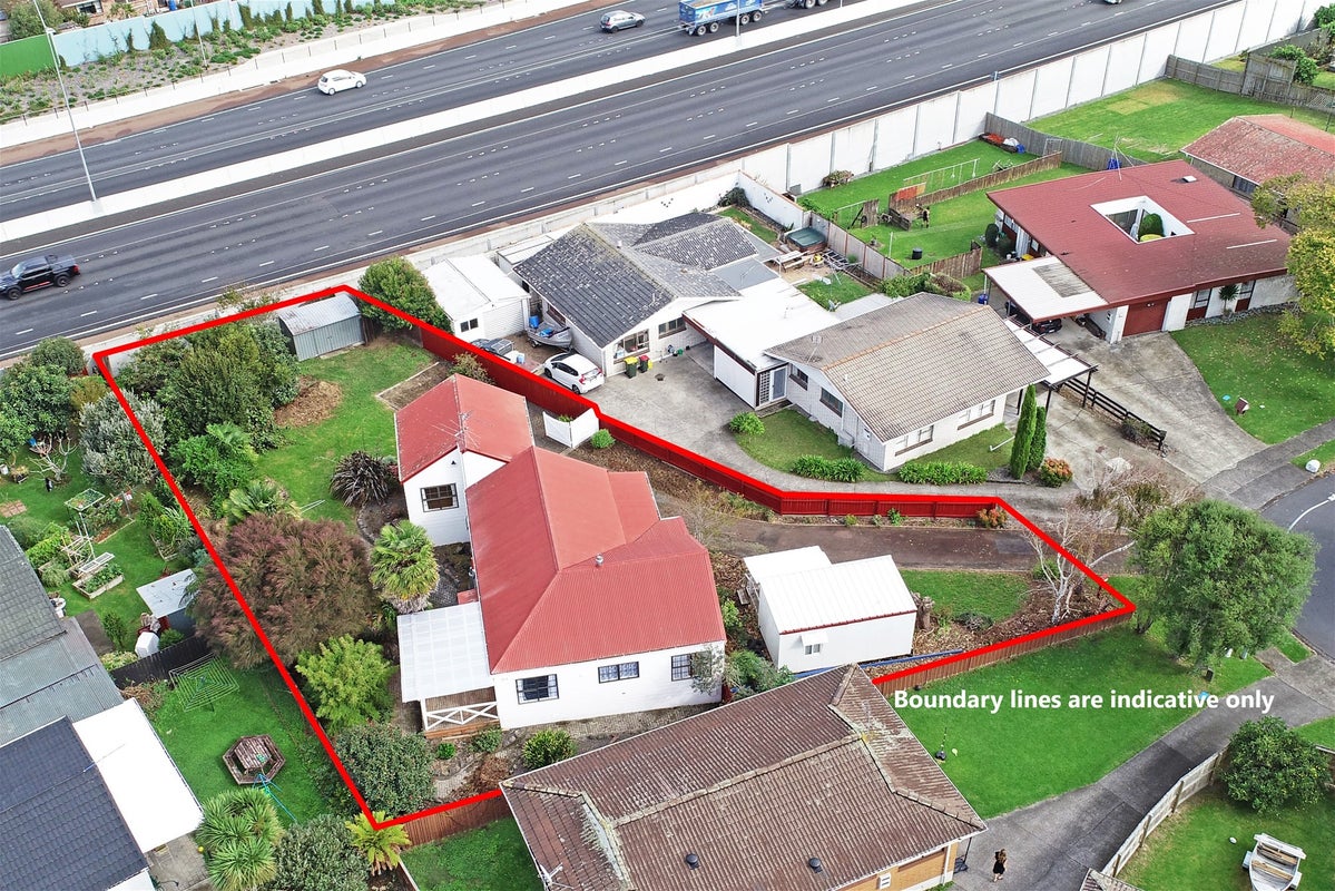 26 Balgowan Terrace, Conifer Grove, Takanini - Carousel 1