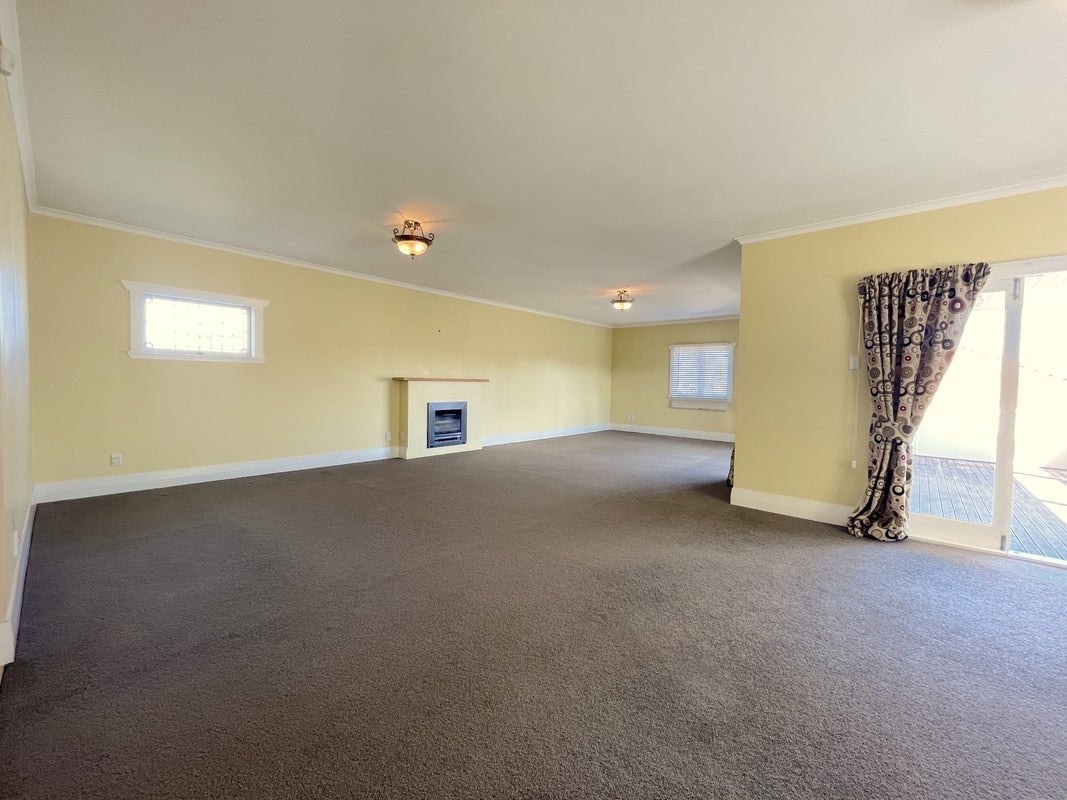 31 Kingsway Avenue, Sandringham, Auckland - Carousel 2