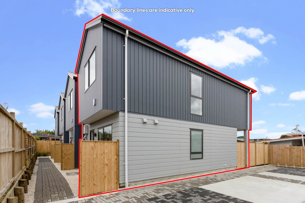 10C Roberts Road, Te Atatu South, Auckland - Carousel 1