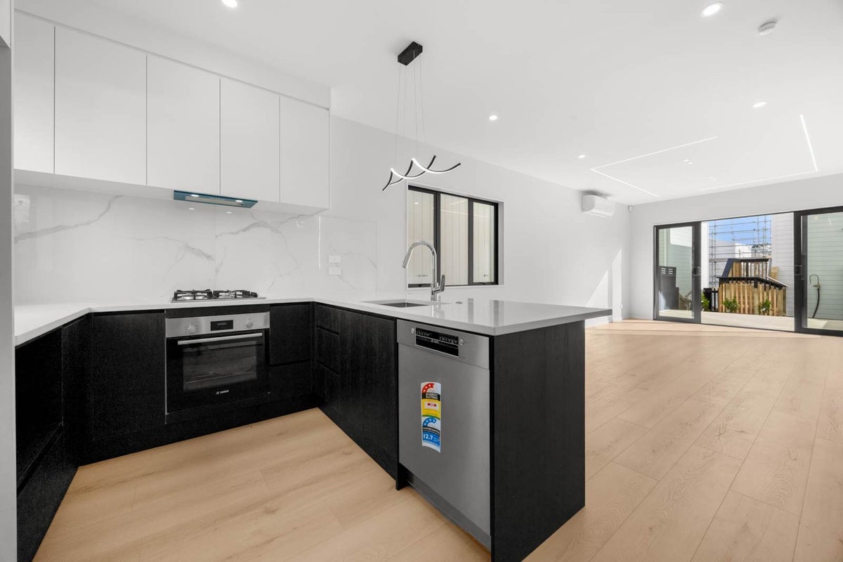 6 Toetoe Street, Westgate, Auckland - Carousel 2