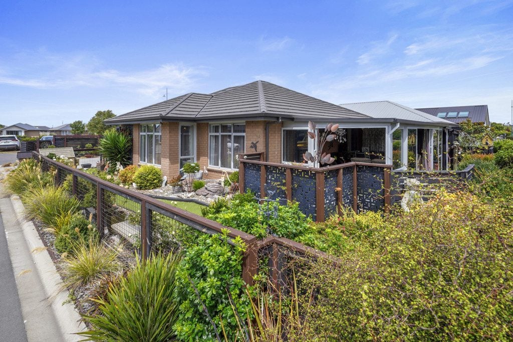 63 Mary Ellen Street, Pegasus, Pegasus - Carousel 1