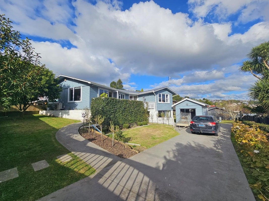 18 Emily Place, Bellevue, Tauranga - Carousel 1