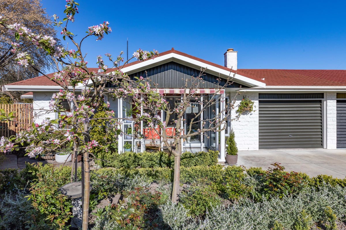 2/18 Pahau Place, Cracroft, Christchurch - Carousel 2