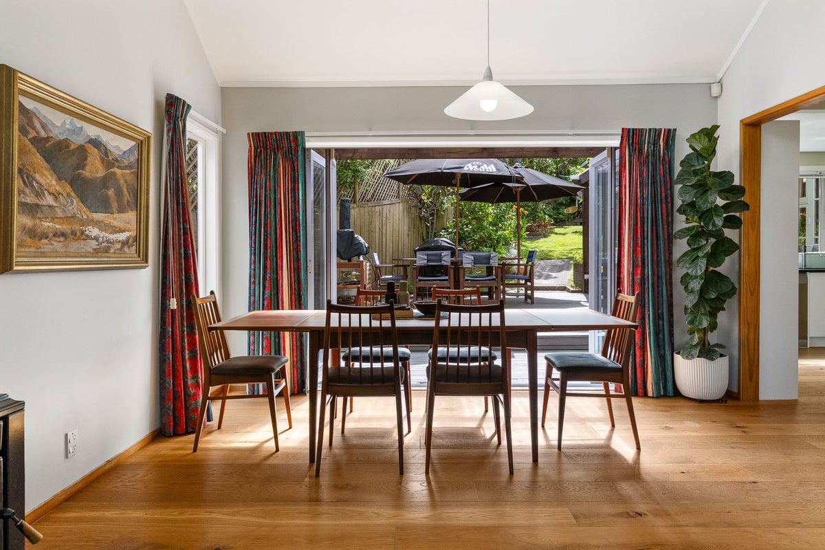 35 Seaton Road, Murrays Bay, Auckland - Carousel 1