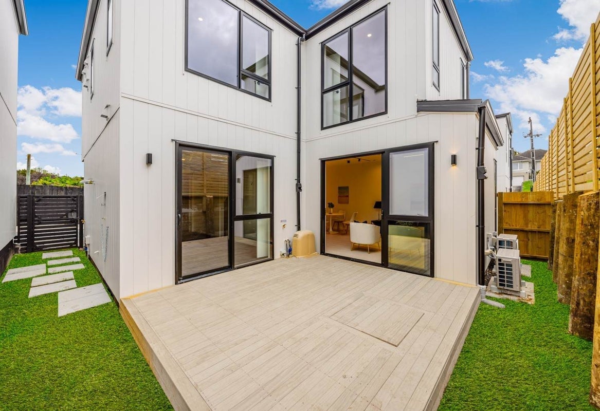 41 Angelo Avenue, Howick, Auckland - Carousel 1