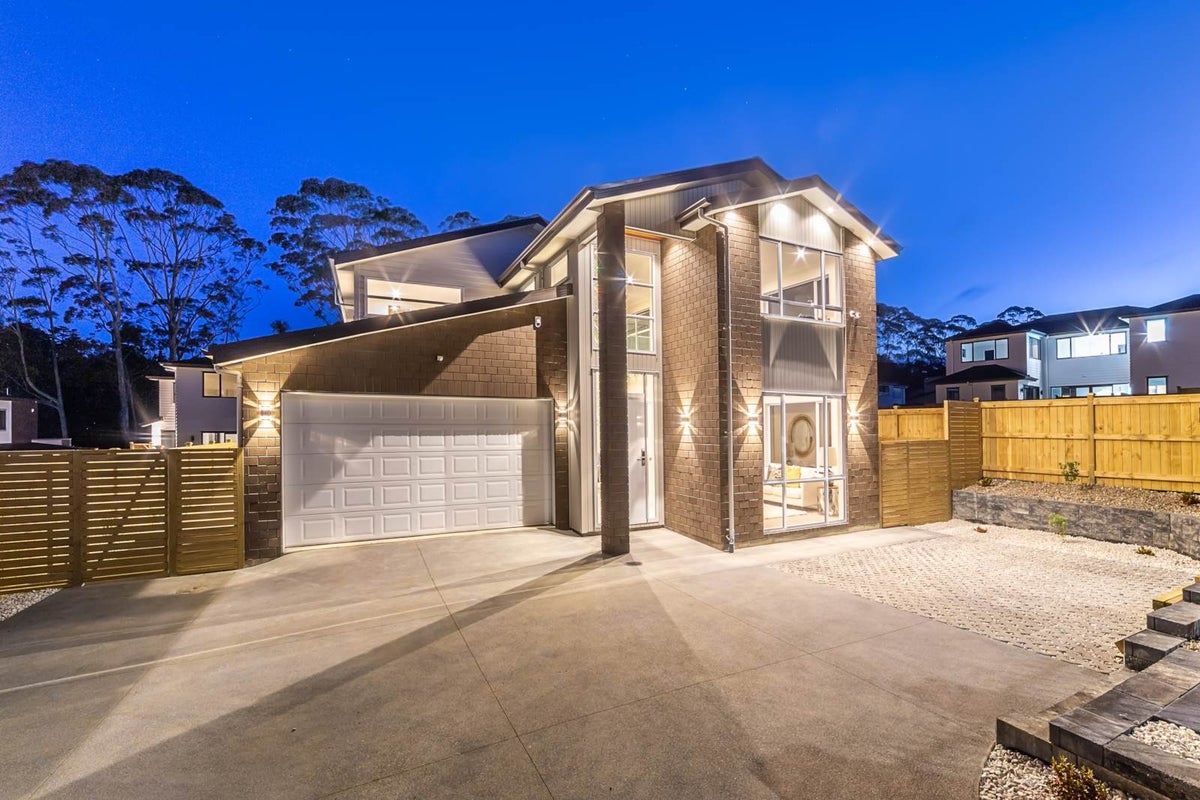 62 Mettam Drive, Swanson, Auckland - Carousel 1