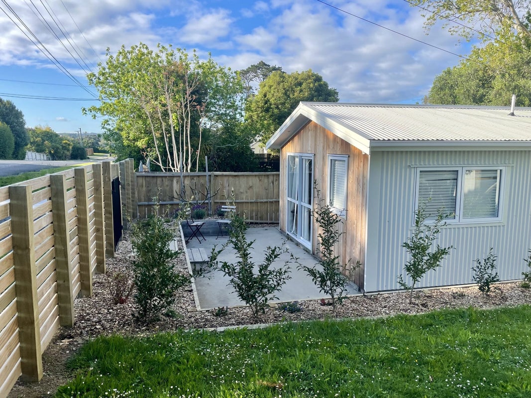 19 Puriri Road, Beachlands, Auckland - Carousel 1