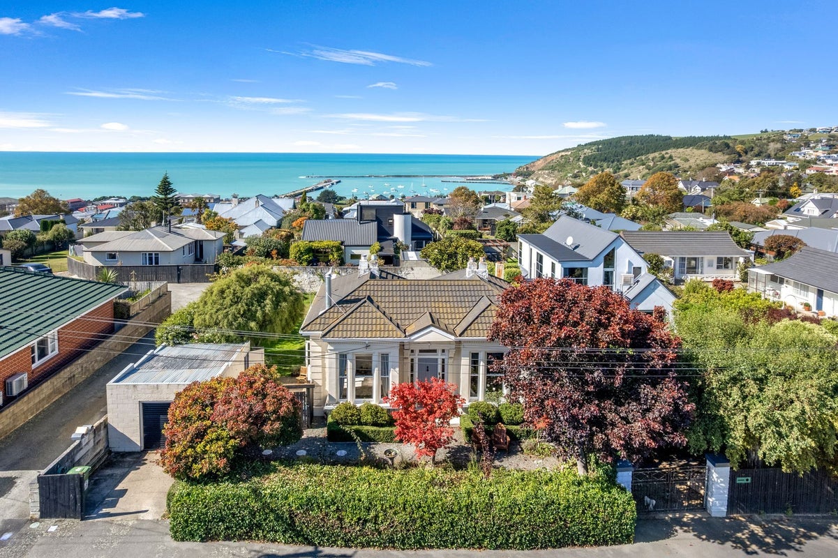 45 Hull Street, South Hill, Oamaru - Carousel 1