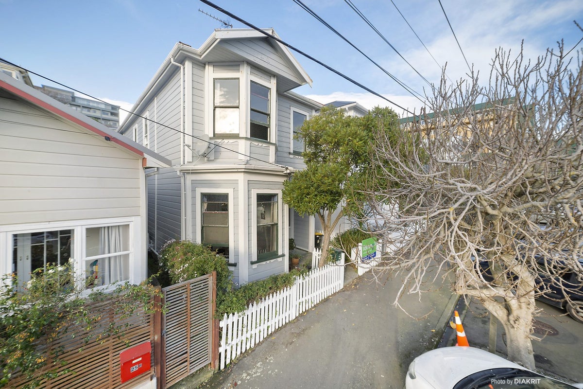 27 Hiropi Street, Newtown, Wellington - Carousel 1