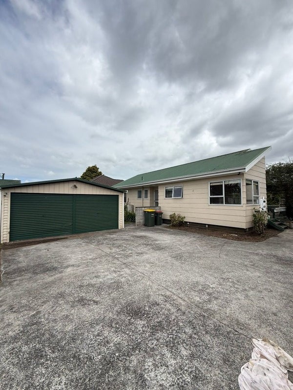2/114 Clevedon Road, Papakura, Papakura - Carousel 1