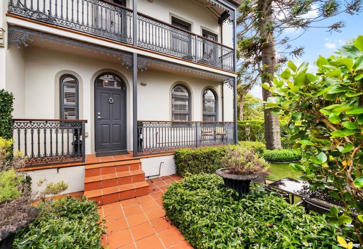 1/177 Hurstmere Road, Takapuna, Auckland - Carousel 2