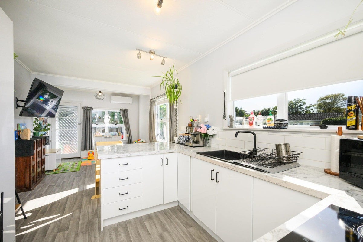 1 Cremorne Avenue, Hokowhitu, Palmerston North - Carousel 2
