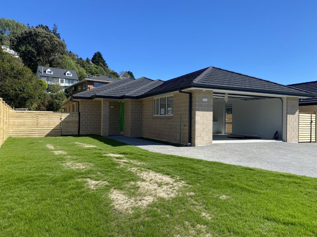 38 Martingale Drive, Whitby, Porirua - Carousel 1