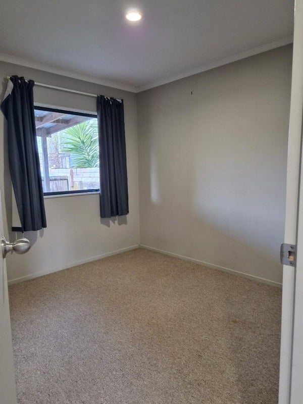 12 Yeats Crescent, Fairfield, Hamilton - Carousel 8