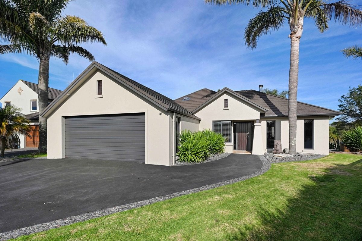 8 Takapu Place, Huntington, Hamilton - Carousel 1
