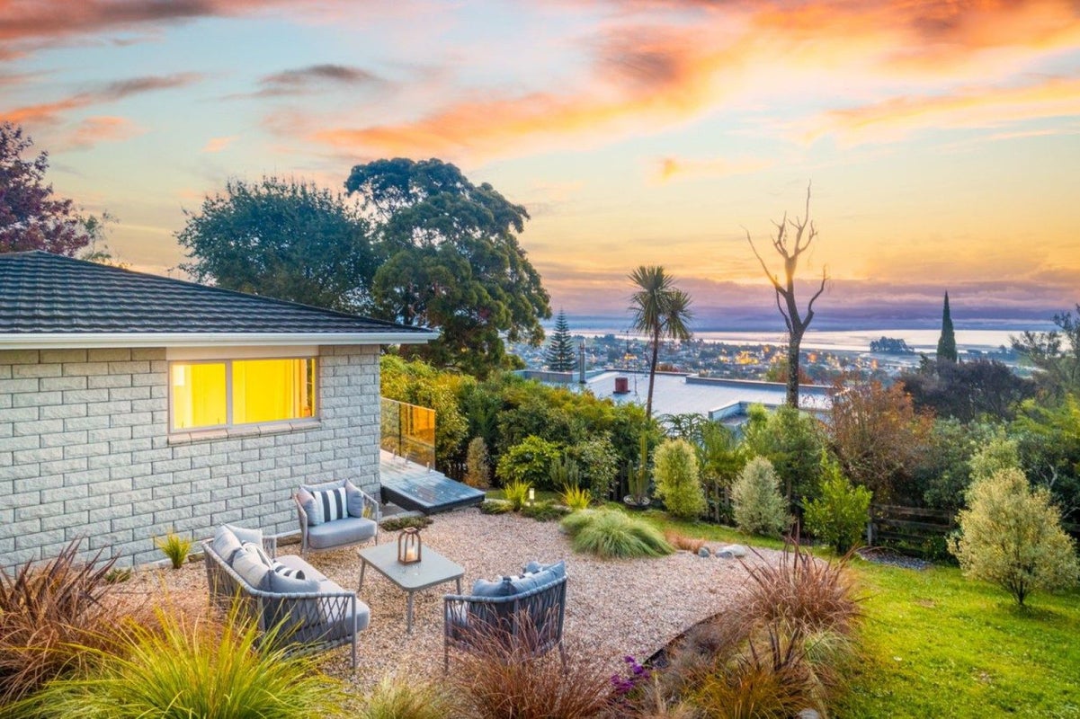 72A Tosswill Road, Tahunanui, Nelson - Carousel 1