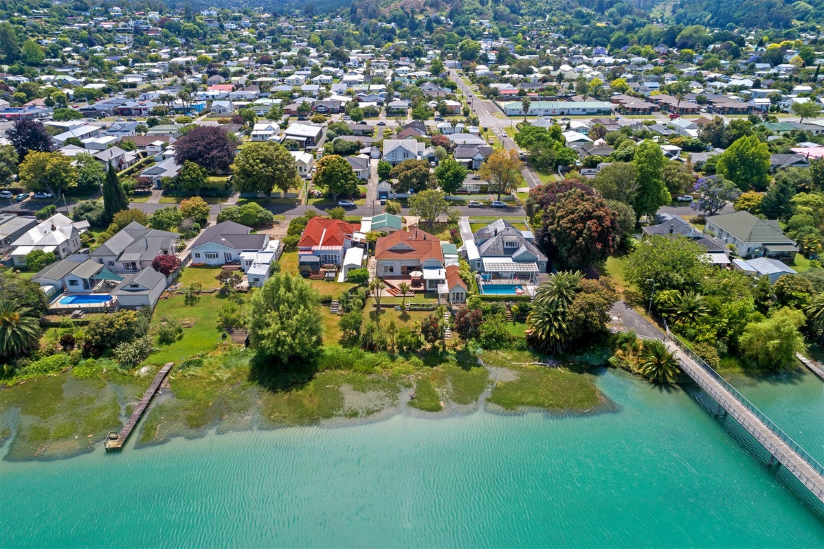 96 Stout Street, Whataupoko, Gisborne - Carousel 1