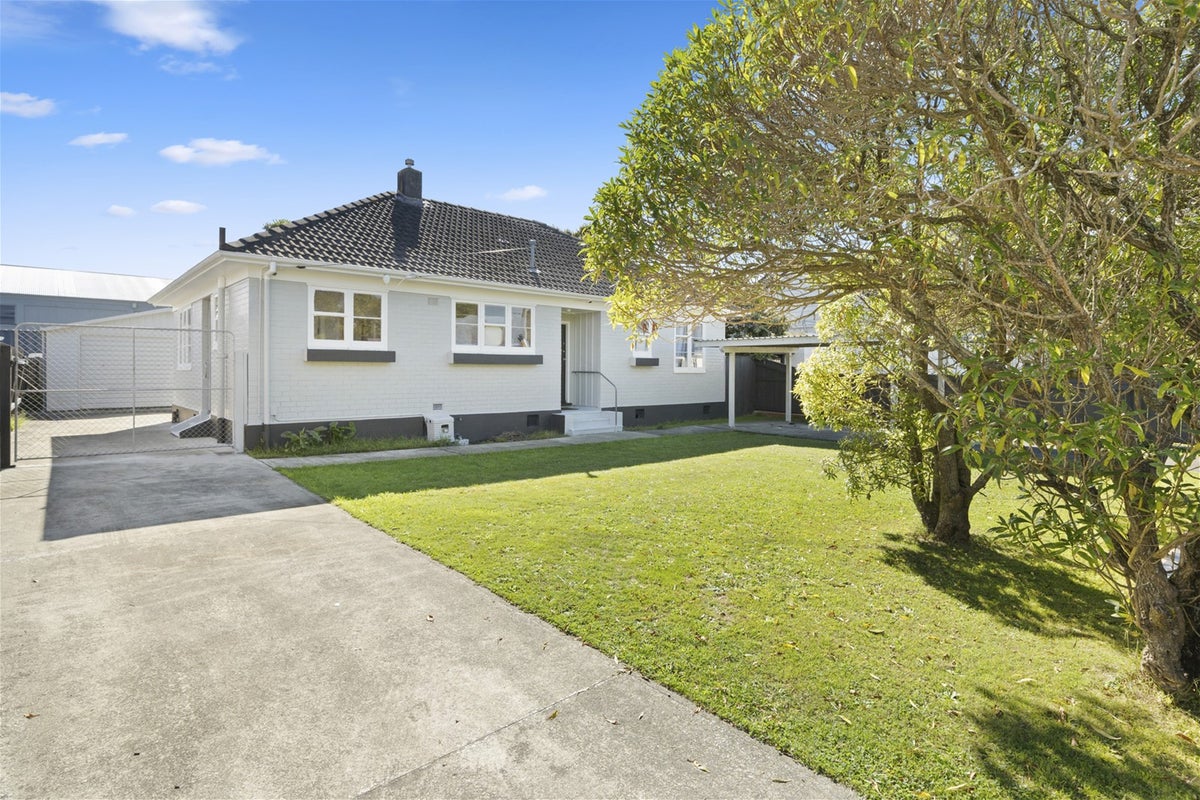 14 Tirangi Road, Moera, Lower Hutt - Carousel 1