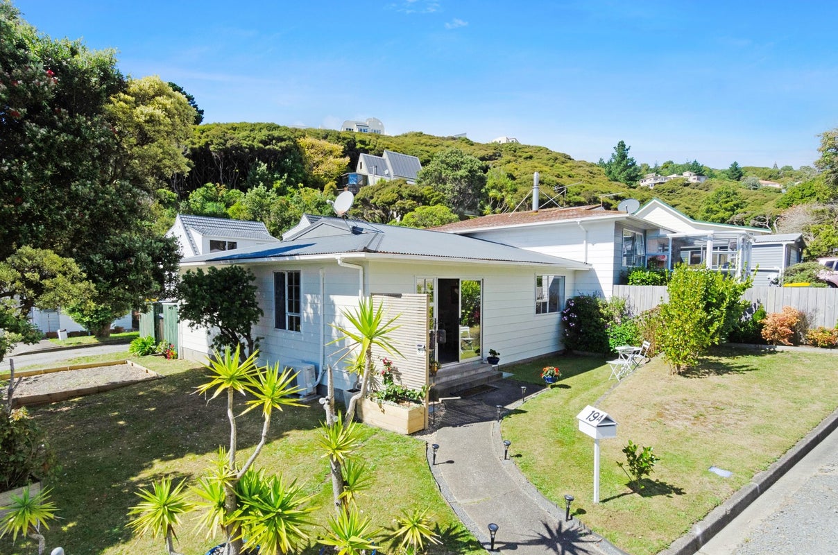 19A YARROW PLACE, Papakowhai, Porirua - Carousel 1