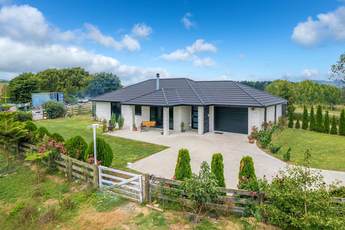 1179 Arapuni Road, Parawera, Te Awamutu - Carousel 1