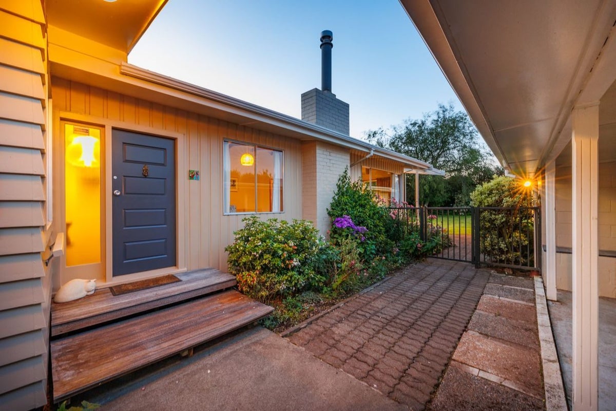 31 Henare Street, West End, Palmerston North - Carousel 2