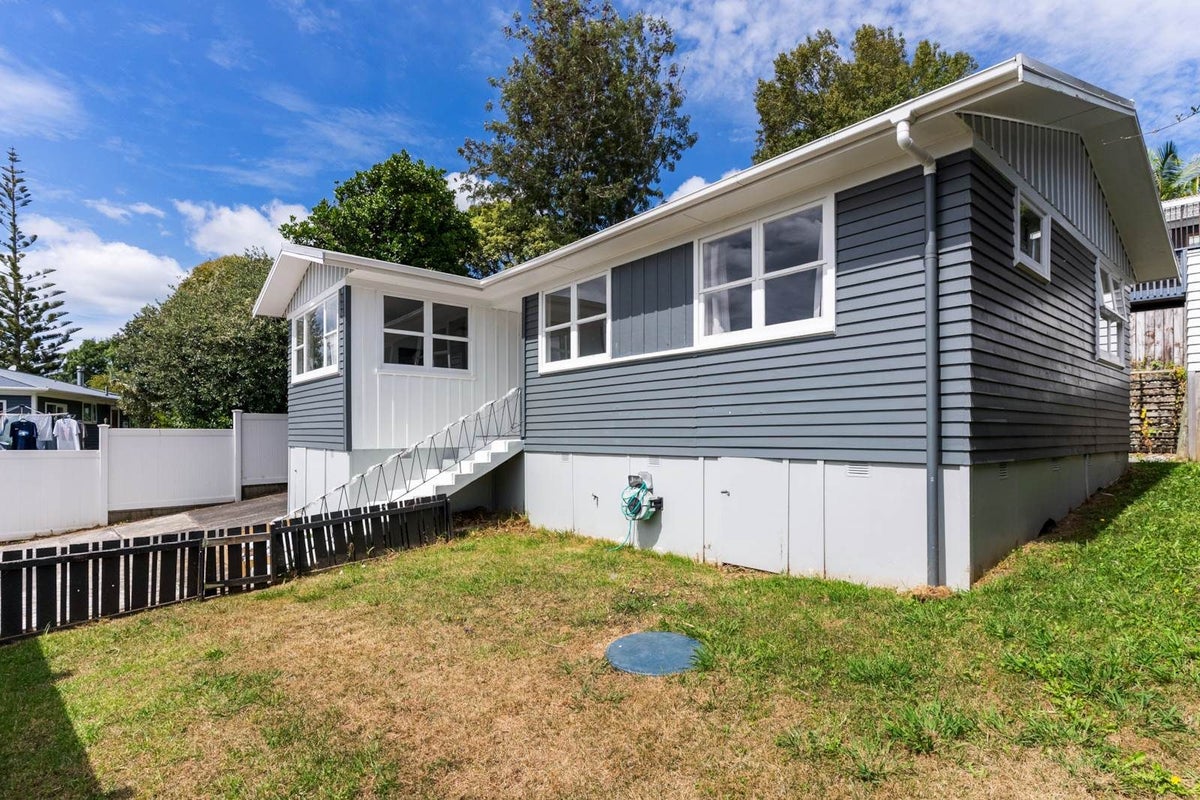 75A Vandeleur Avenue, Birkdale, Auckland - Carousel 1