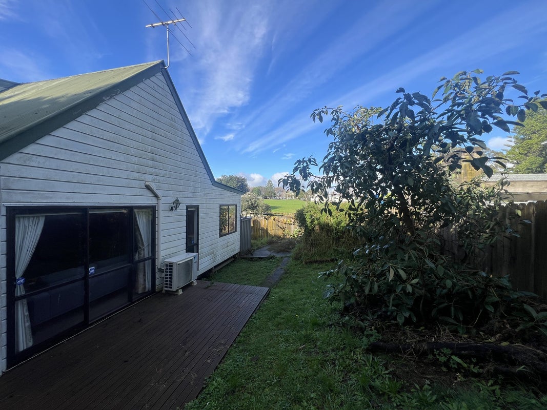 30 Wells Road, Bucklands Beach, Auckland - Carousel 2