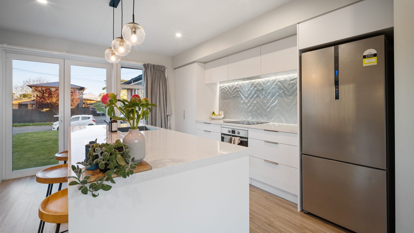 37 Torquay Place, Bryndwr, Christchurch - Carousel 2